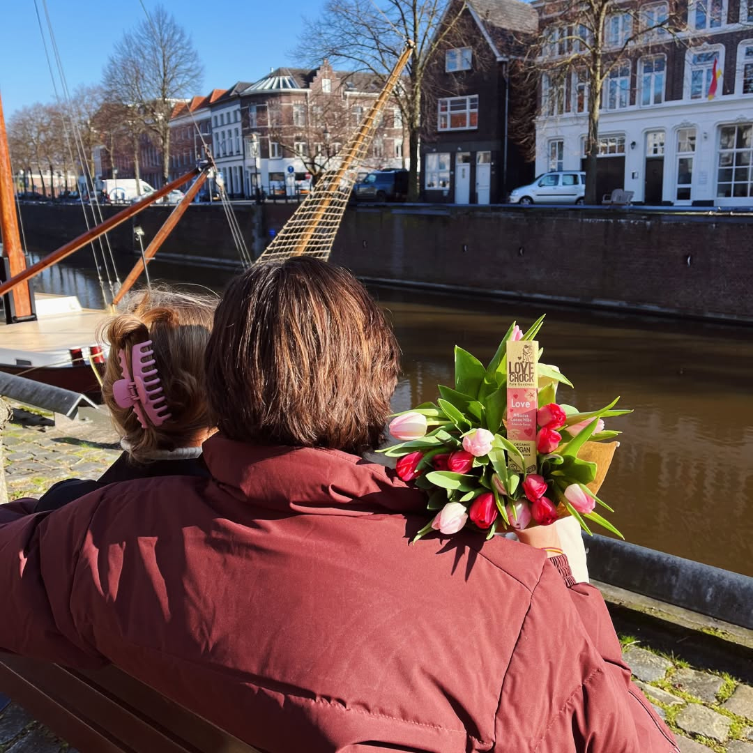Afbeelding liefde, bloemen en lovechock