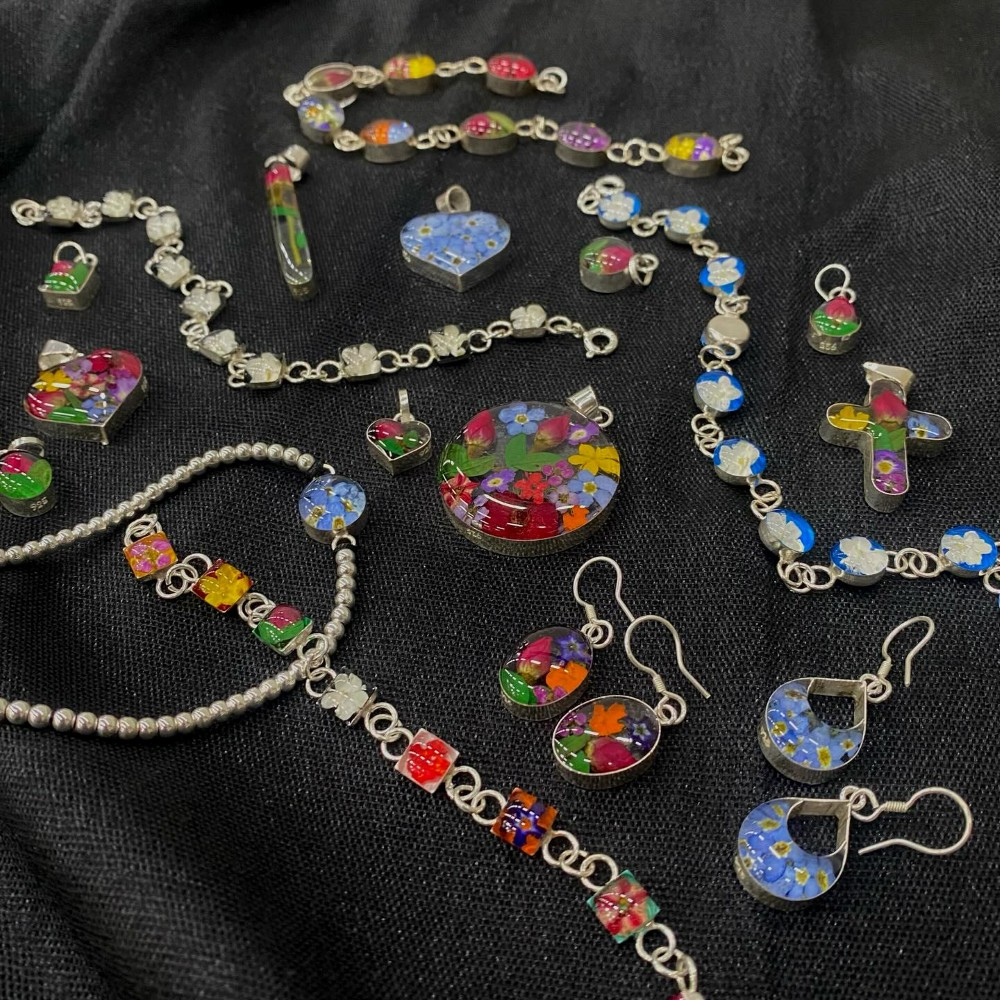 afbeelding diverse mexicaanse sieraden