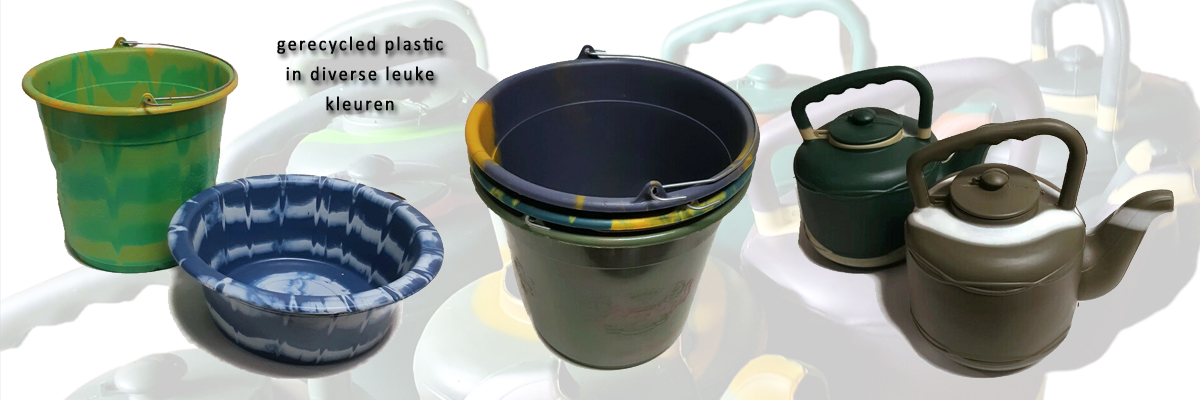 Collage van gerecycled plastic producten