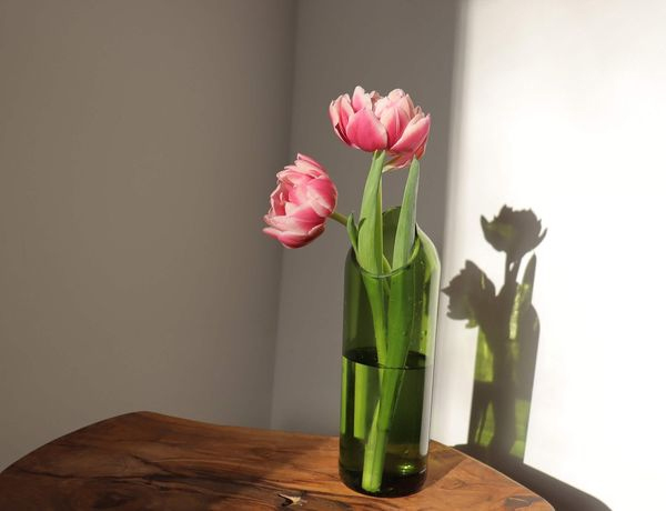 upcycled glas afkomstig van de toeristische stranden van Zanzibar